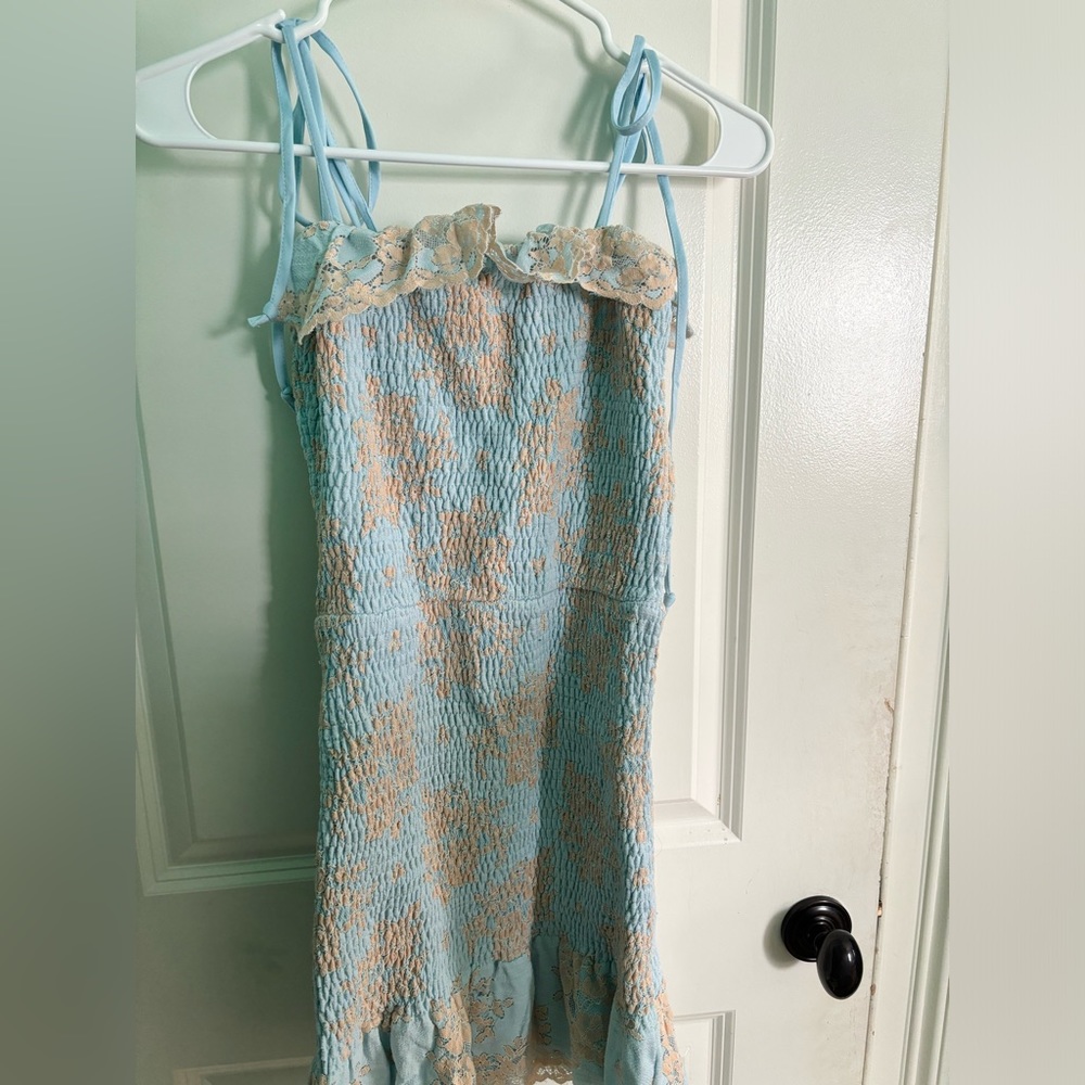 tie dress